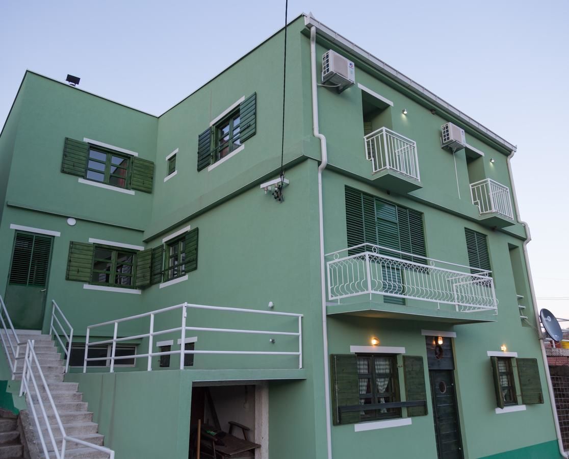 Апартаменты Apartments Miona Вирпазар